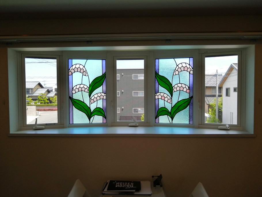 寝室　476×739｜ステンドグラス工房福井｜すてんどぐらす・オリビエ｜福井県のステンドグラス制作・修理・注文｜北陸・石川・富山・全国発送可