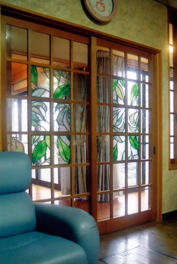 やさしい葉っぱ｜ステンドグラス工房福井｜すてんどぐらす・オリビエ｜福井県のステンドグラス制作・修理・注文｜北陸・石川・富山・全国発送可