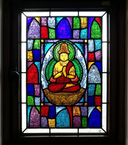 曼荼羅（金剛界）｜ステンドグラス工房福井｜すてんどぐらす・オリビエ｜福井県のステンドグラス制作・修理・注文｜北陸・石川・富山・全国発送可