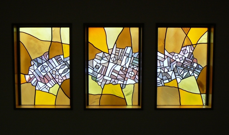 記憶　600×900｜ステンドグラス工房福井｜すてんどぐらす・オリビエ｜福井県のステンドグラス制作・修理・注文｜北陸・石川・富山・全国発送可