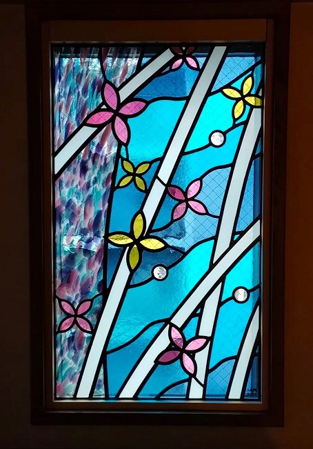 神秘の青｜ステンドグラス工房福井｜すてんどぐらす・オリビエ｜福井県のステンドグラス制作・修理・注文｜北陸・石川・富山・全国発送可